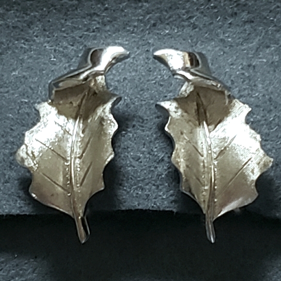 Trifari Silver Toned Leaf Clip On Earrings